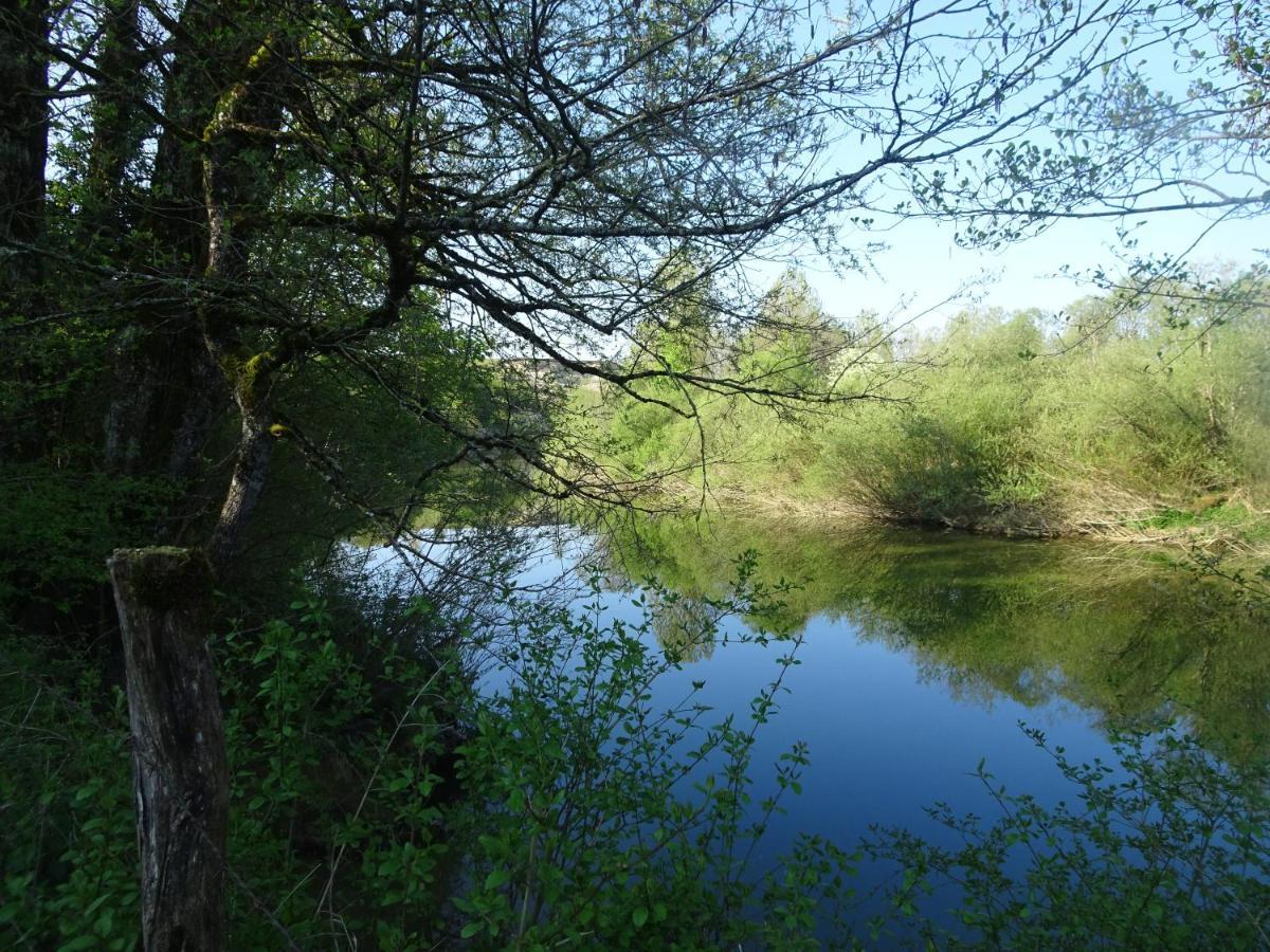 La Chambre Des Carrelets Montigny-sur-l'Ain ภายนอก รูปภาพ